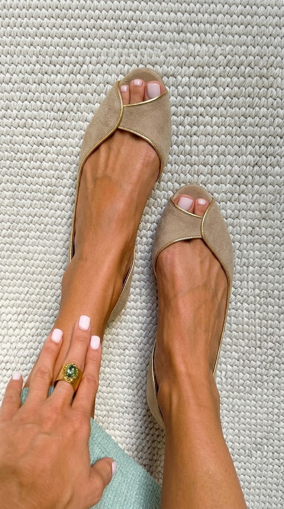EVELYN | D'Orsay Open Toe Flats