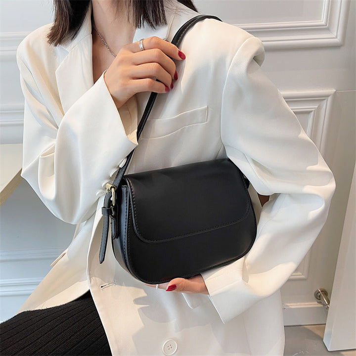 Eldborg | Elegant shoulder bag in muted nude tone
