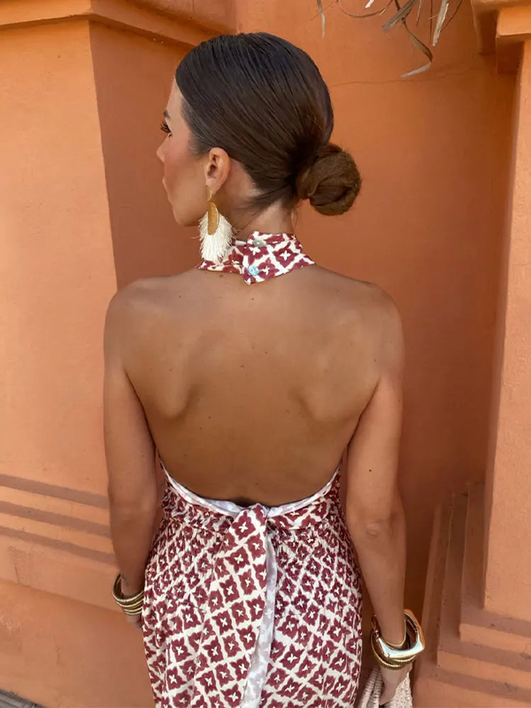 Elsa | Elegant Set with Halter Neckline Design
