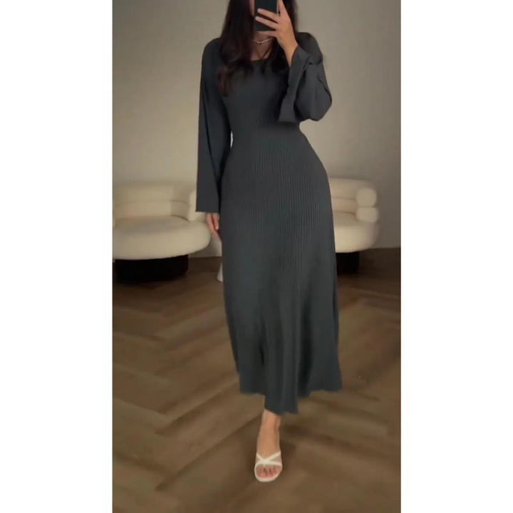 Elegant Winter Maxi Dress with Long Sleeves