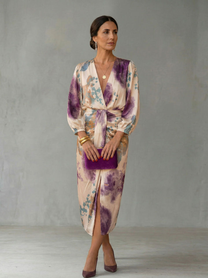 Valeria - Elegant Dress with V-Neck